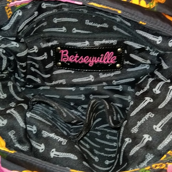 🎃👛BETSEYVILLE crossbody purse - Picture 2 of 5